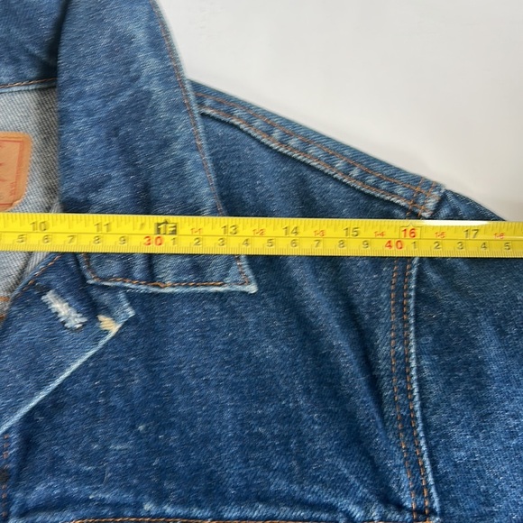 Vintage Levi dark wash button down jean jacket 70708 0216 Size 18. - Picture 15 of 16